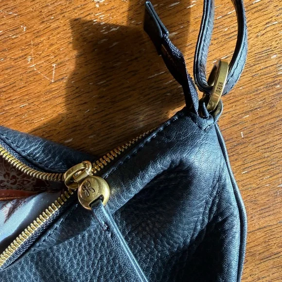 HOBO Black Leather Bag with Patterned Lining - Picture 3 of 12